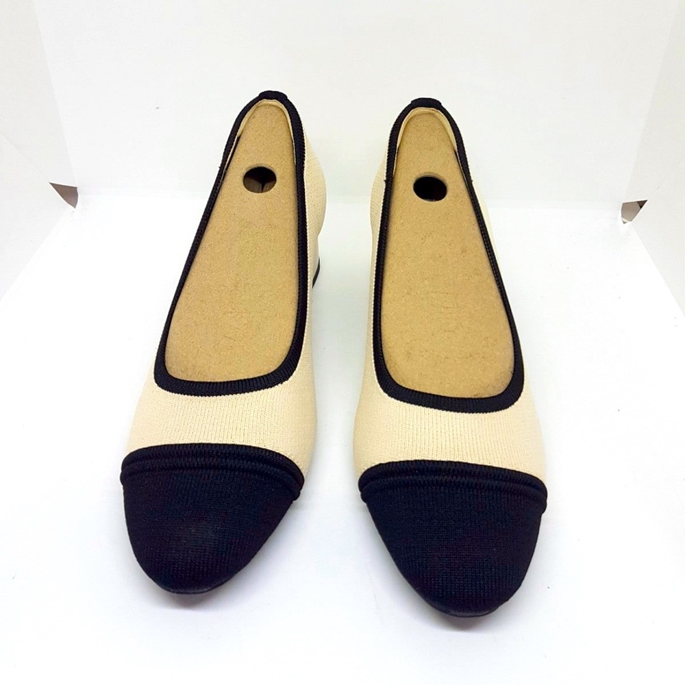 NEW Vivaia Julie 2.0. Round Toe Chunky Heels Beige/Black Sz=9.5
